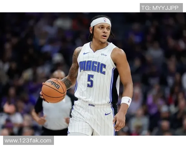 哈里斯半场出战18分钟,投篮8中5得到14分5篮板