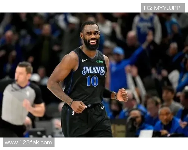 1年229万!无约场均17.7分!今年的小哈达威有多香?