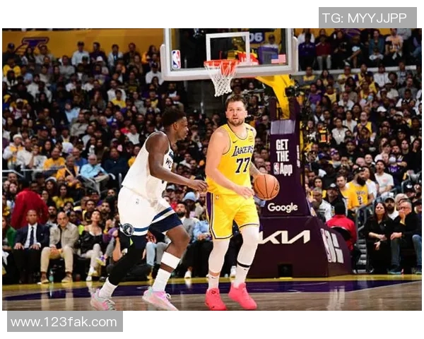 文班亚马轰下27+10+4帽史诗级逆转，也无缘日最佳，东契奇砍下44分创湖人队史第4纪录！